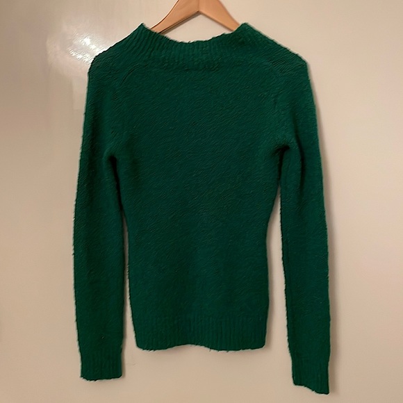 Women’s Gap Classic V-neck Wool Sweater - Picture 2 of 4